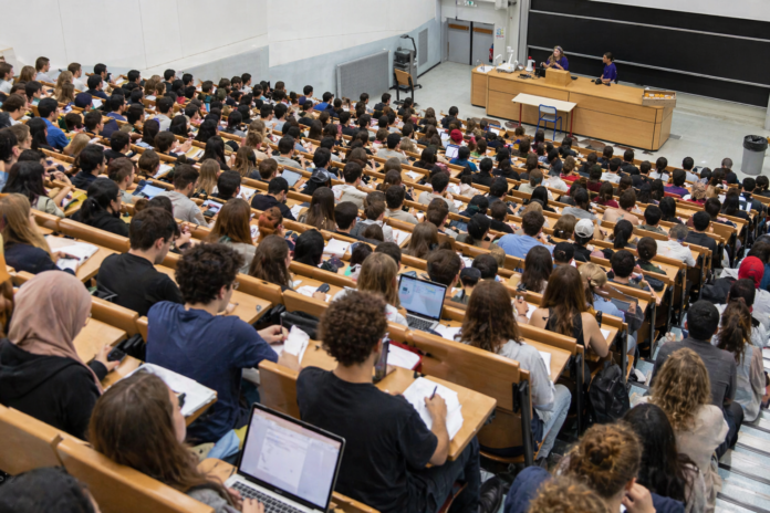 étudiants étrangers France frais