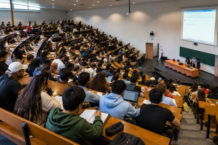 Étudiants marocains France frais universitaires