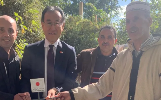 Remise d’un projet de coopération entre le Japon et le Maroc, en présence de représentants locaux
