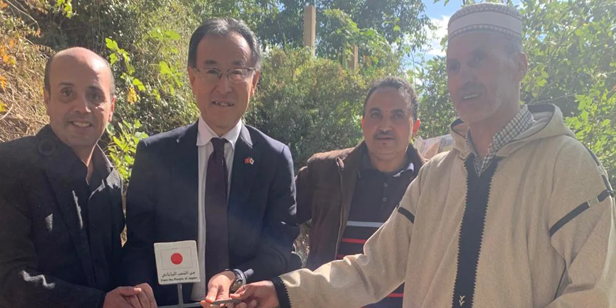 Remise d’un projet de coopération entre le Japon et le Maroc, en présence de représentants locaux